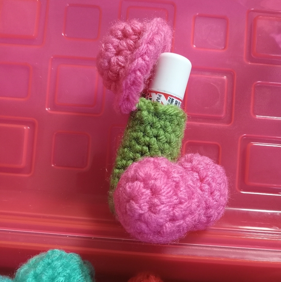 Gag gift 🍆🍌 functional chapstick holders 9 available! - Picture 4 of 5